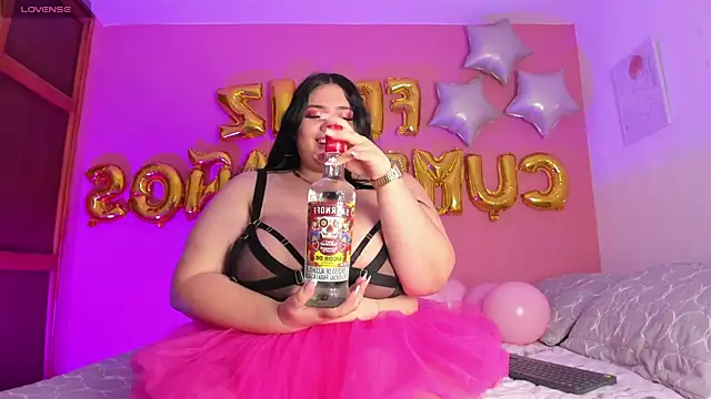 Snapshot of Julieta_jane_ss chatting on 06-20-26, 12:26 Julieta jane ss online show from 06-20-26, 12:26
