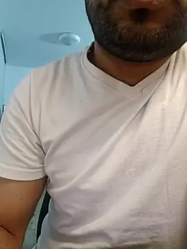 Snapshot of iamsuofficial chatting on 03-25-26, 09:35 iamsuofficial online show from 03-25-26, 09:35