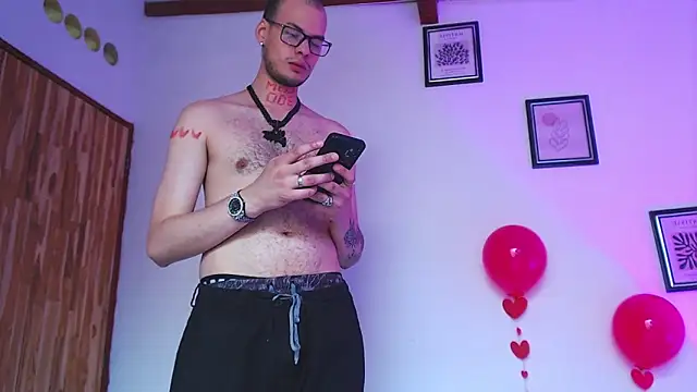 Snapshot of Vlad__night chatting on 02-14-26, 12:38 Vlad night online show from 02-14-26, 12:38