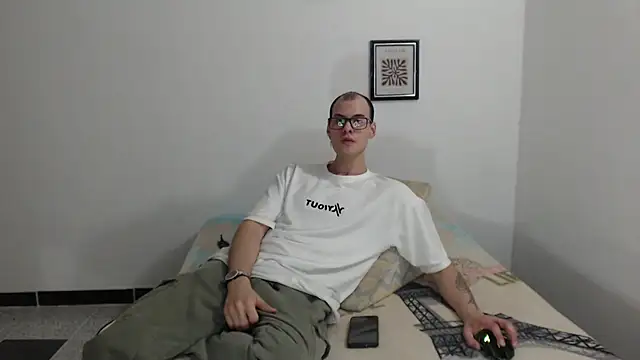 Snapshot of Vlad__night chatting on 02-28-26, 03:50 Vlad night online show from 02-28-26, 03:50