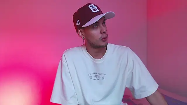 Snapshot of Vlad__night chatting on 02-08-26, 01:09 Vlad night online show from 02-08-26, 01:09