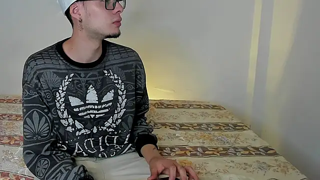 Snapshot of Vlad__night chatting on 02-24-26, 03:18 Vlad night online show from 02-24-26, 03:18