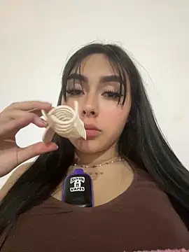 Snapshot of scarlett_pinkk1 chatting on 02-18-26, 04:10 scarlett pinkk1 online show from 02-18-26, 04:10