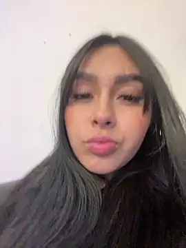 Snapshot of scarlett_pinkk1 chatting on 02-25-26, 03:29 scarlett pinkk1 online show from 02-25-26, 03:29