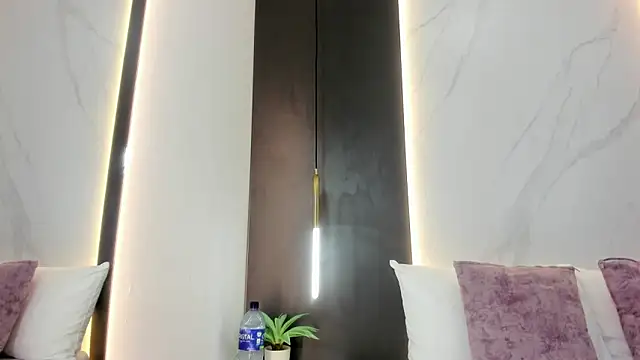 Snapshot of valeryn__rosse chatting on 02-08-26, 01:14 valeryn rosse online show from 02-08-26, 01:14