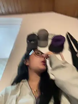 Snapshot of Violetta_pinkk1 chatting on 02-28-26, 03:06 Violetta pinkk1 online show from 02-28-26, 03:06