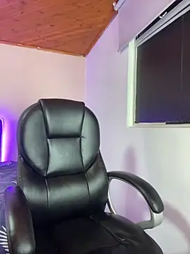 Snapshot of Violetta_pinkk1 chatting on 02-07-26, 04:42 Violetta pinkk1 online show from 02-07-26, 04:42