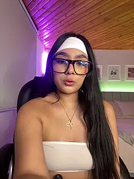 Snapshot of Violetta_pinkk1 chatting on 02-05-26, 03:13 Violetta pinkk1 online show from 02-05-26, 03:13