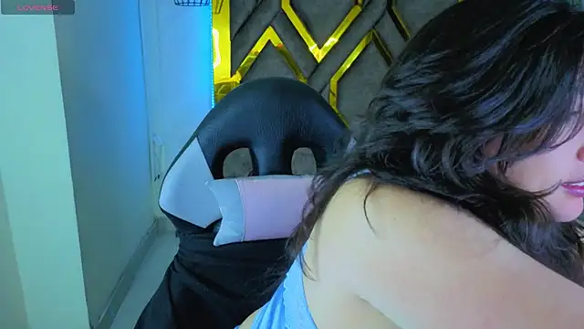 Luvienne online show from 03-05-26, 06:59