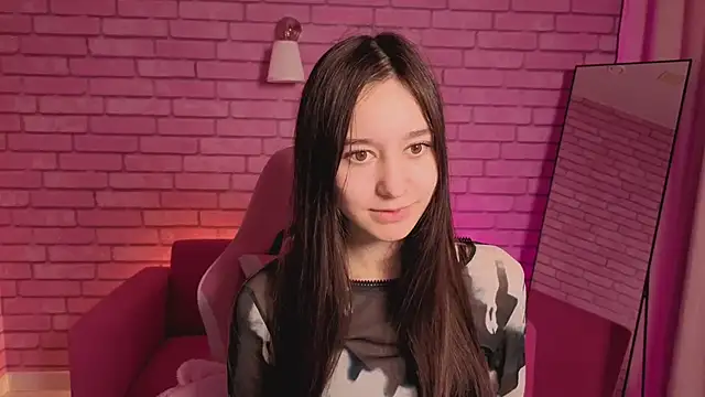 Snapshot of Nicole_Brownie chatting on 05-19-26, 01:10 Nicole Brownie online show from 05-19-26, 01:10