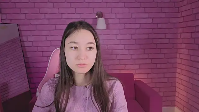 Snapshot of Nicole_Brownie chatting on 04-18-26, 01:08 Nicole Brownie online show from 04-18-26, 01:08