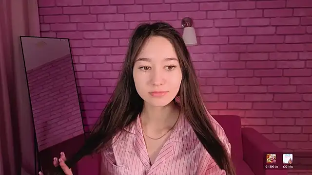 Snapshot of Nicole_Brownie chatting on 05-04-26, 12:47 Nicole Brownie online show from 05-04-26, 12:47