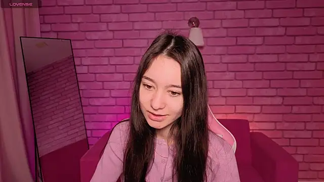 Snapshot of Nicole_Brownie chatting on 05-07-26, 12:59 Nicole Brownie online show from 05-07-26, 12:59