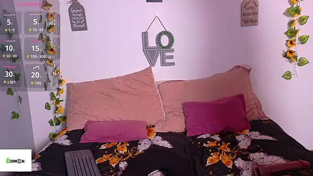 emiily curly online show from 06-12-26, 11:41