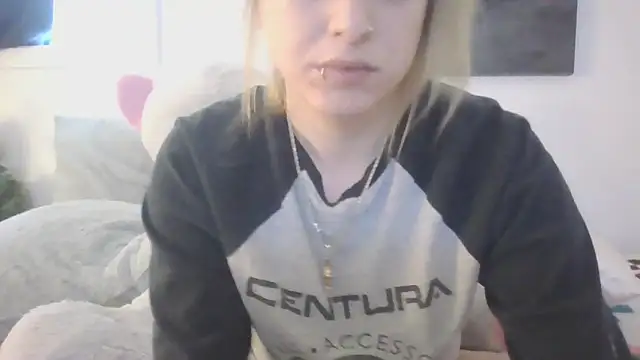 Snapshot of SpicyNatashaXO chatting on 02-10-26, 04:39 SpicyNatashaXO online show from 02-10-26, 04:39