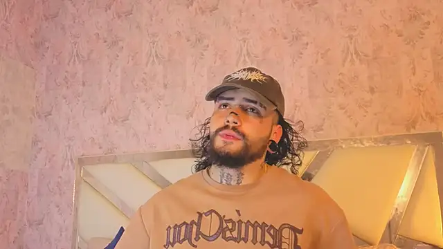 Benny and Mark online show from 04-08-26, 03:19