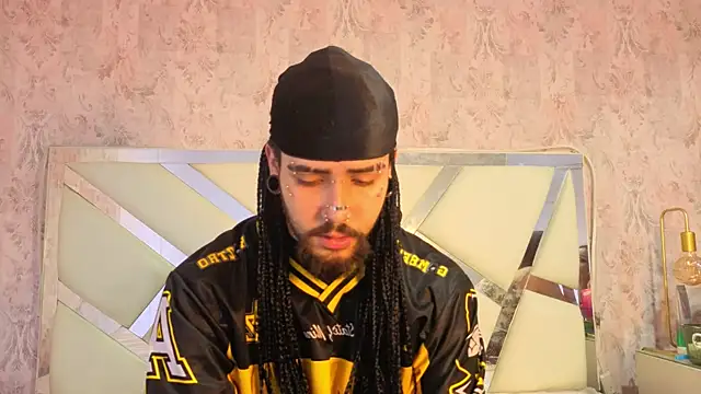 Snapshot of Benny_and_Mark chatting on 02-27-26, 04:12 Benny and Mark online show from 02-27-26, 04:12