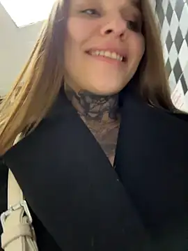 Snapshot of KishaMur chatting on 02-18-26, 04:21 KishaMur online show from 02-18-26, 04:21