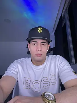 Snapshot of Maximuz1920 chatting on 07-09-26, 04:57 Maximuz1920 online show from 07-09-26, 04:57