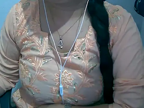 Cute Aliyaa online show from 03-17-26, 09:56