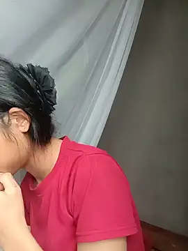 Snapshot of Hoa-tuylip chatting on 05-20-26, 01:35 Hoa-tuylip online show from 05-20-26, 01:35