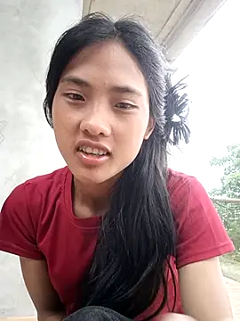 Snapshot of Hoa-tuylip chatting on 05-18-26, 01:50 Hoa-tuylip online show from 05-18-26, 01:50