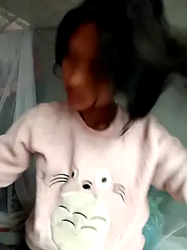 Snapshot of Hoa-tuylip chatting on 05-04-26, 12:36 Hoa-tuylip online show from 05-04-26, 12:36