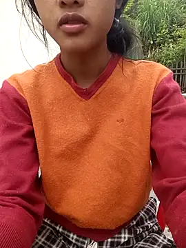 Snapshot of Hoa-tuylip chatting on 04-29-26, 01:10 Hoa-tuylip online show from 04-29-26, 01:10