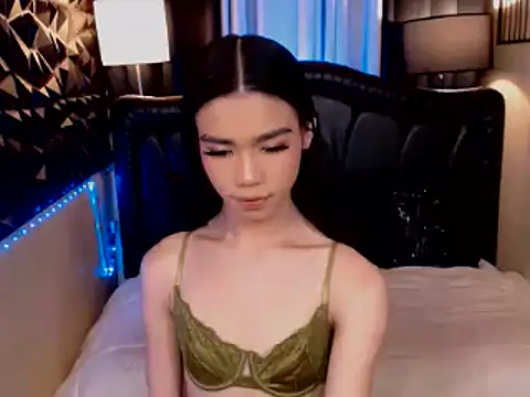 Snapshot of ItsurGirlMiana chatting on 02-19-26, 04:09 ItsurGirlMiana online show from 02-19-26, 04:09