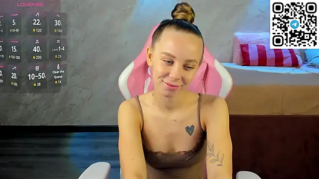 Snapshot of Tesssa_Young chatting on 02-07-26, 12:51 Tesssa Young online show from 02-07-26, 12:51