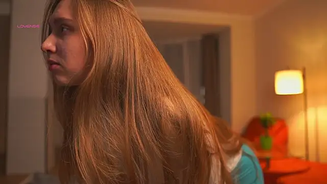 SharaNewbern online show from 04-06-26, 03:24