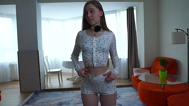 SharaNewbern online show from 04-07-26, 10:50