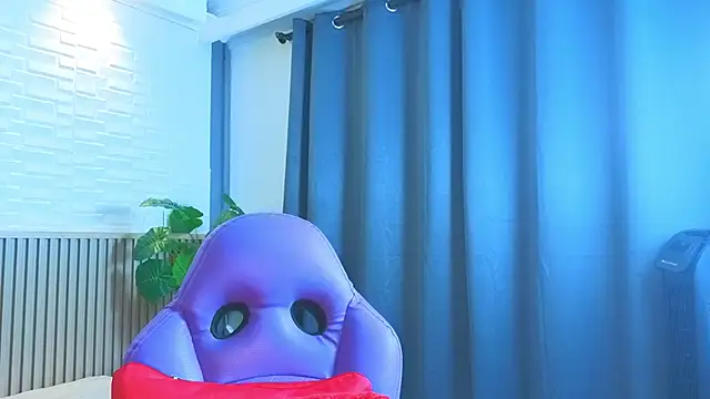 Milena lawson online show from 02-12-26, 01:00