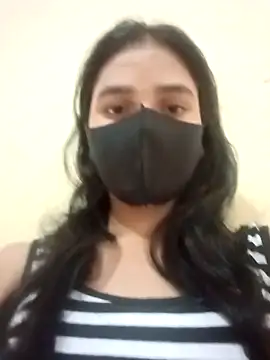 Mahira-- online show from 05-13-26, 03:46