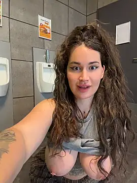 Snapshot of TattooGirlAlia chatting on 06-01-26, 03:11 TattooGirlAlia online show from 06-01-26, 03:11