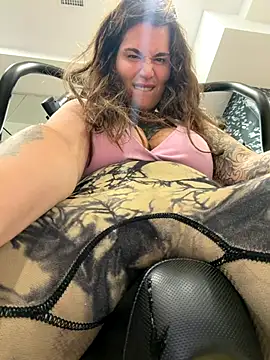 Snapshot of TattooGirlAlia chatting on 10-12-25, 09:16 TattooGirlAlia online show from 10-12-25, 09:16