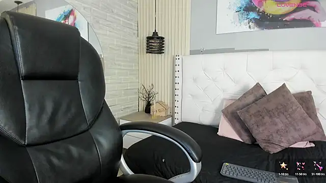 isabella  lux online show from 02-18-26, 08:27