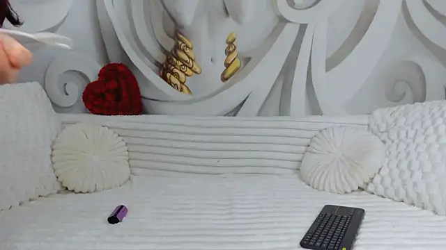 JessicaLee25 online show from 03-04-26, 09:44