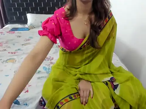 AttractiveQueen2006 online show from 04-09-26, 07:25