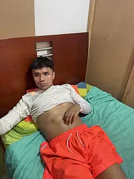 Snapshot of CreamKingg chatting on 02-15-26, 02:56 CreamKingg online show from 02-15-26, 02:56