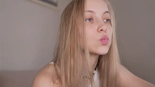 Snapshot of Appr0ved_ chatting on 05-31-26, 04:24 Appr0ved online show from 05-31-26, 04:24