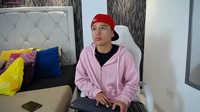 Dominik Souza online show from 02-06-26, 01:18