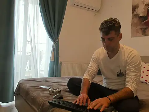 Snapshot of rickysun chatting on 02-12-26, 11:10 rickysun online show from 02-12-26, 11:10