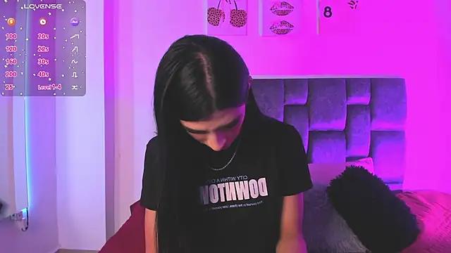 Isabella Moon9 online show from 04-02-26, 12:01