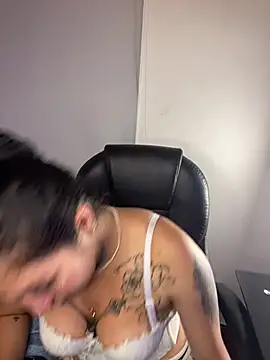 Snapshot of Angelica_pink18 chatting on 02-25-26, 03:51 Angelica pink18 online show from 02-25-26, 03:51