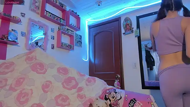 Rebecahart online show from 04-14-26, 10:59