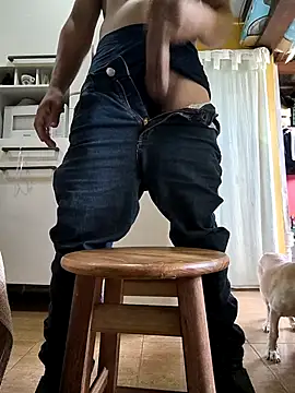 Snapshot of Gustavo52367 chatting on 02-17-26, 05:21 Gustavo52367 online show from 02-17-26, 05:21