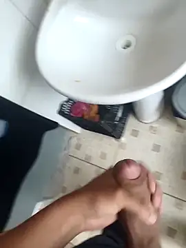 Snapshot of Gustavo52367 chatting on 02-23-26, 10:38 Gustavo52367 online show from 02-23-26, 10:38