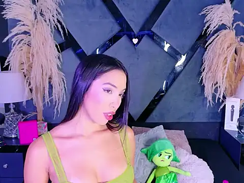 KylieWhitee online show from 03-16-26, 01:37