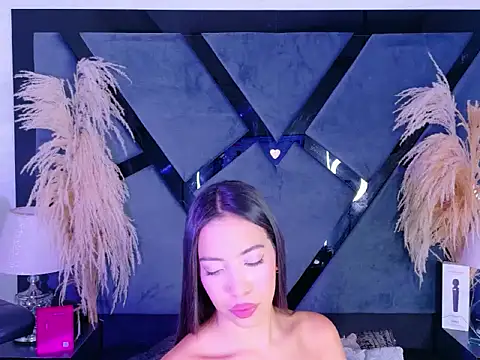 KylieWhitee online show from 03-17-26, 01:03